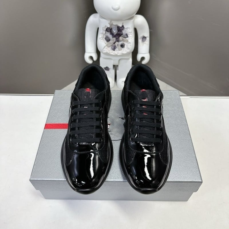 Sportos-casual cipő valódi bőrből, felsőrész: bőr, talp: gumi, belső talp: természetes bőr, fűzőkkel záródó, uniszex