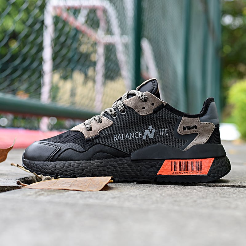 Bežečke tenisice s gornjim dijelom od umjetnog velura, EVA ulošak, gumeni potplat, vezanje, unisex