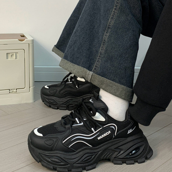 Muške tenisice za povećanje visine — gornji dio od Lycra, Goodyear potplat, vezanje, zaobljena završnica, uložak od umjetne dlake