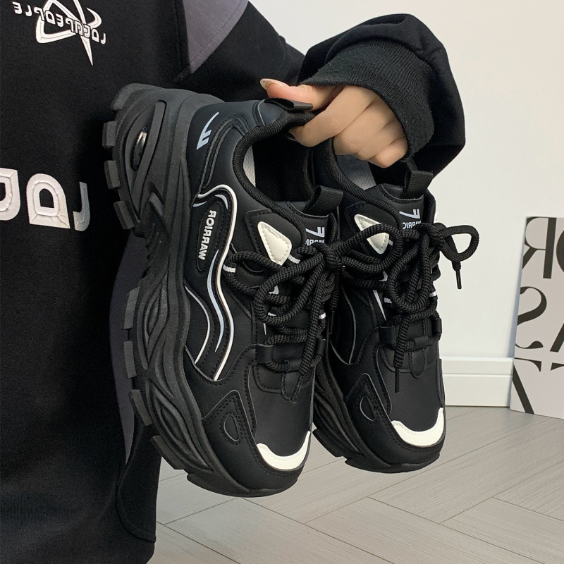 Muške tenisice za povećanje visine — gornji dio od Lycra, Goodyear potplat, vezanje, zaobljena završnica, uložak od umjetne dlake