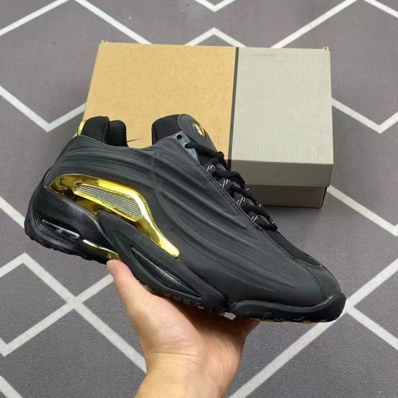 Cipele za trčanje, gornji dio od prave kože, ulošak od lažne kože, gumena potplata, vezanje, visina peta 3–5 cm