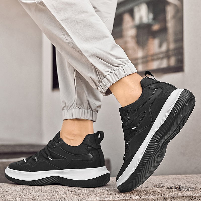 Muške sportsko-casual tenisice s debelom potplatom za povećanje visine 6–8 cm, gornji dio od kože krave, potplat od gumoplastike, vezanje šnirkama, okrugli vrh