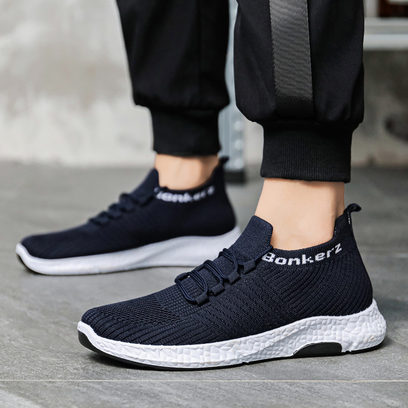 Muške sportske tenisice za svakodnevnu upotrebu - prozračne, s prednjim vezivanjem, niski gornji dio, mrežasta podstava, zaobljeni vrh