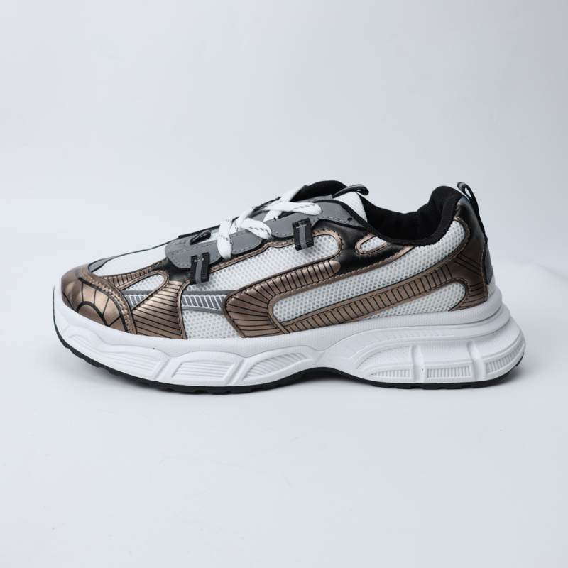 Férfiaknak készült, lélegző hálós felsővel, vastag talppal, csúszásmentes, fűzős záródású, injektált talppal