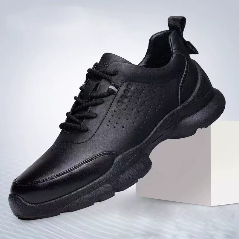 Muške sportske casual tenisice, vezice, prozračni gornji dio od sintetičke kože, injektirano oblikovana potplat, EVA uložak, okrugla špička.