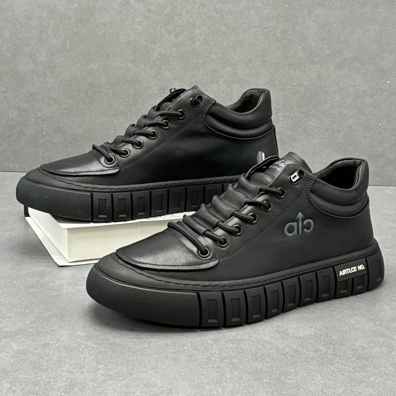 Vyriški platforminiai kedai, viršus iš karvų odos, gumos padas, 3-5 cm kulno aukštis, uždarymas elastine juostele