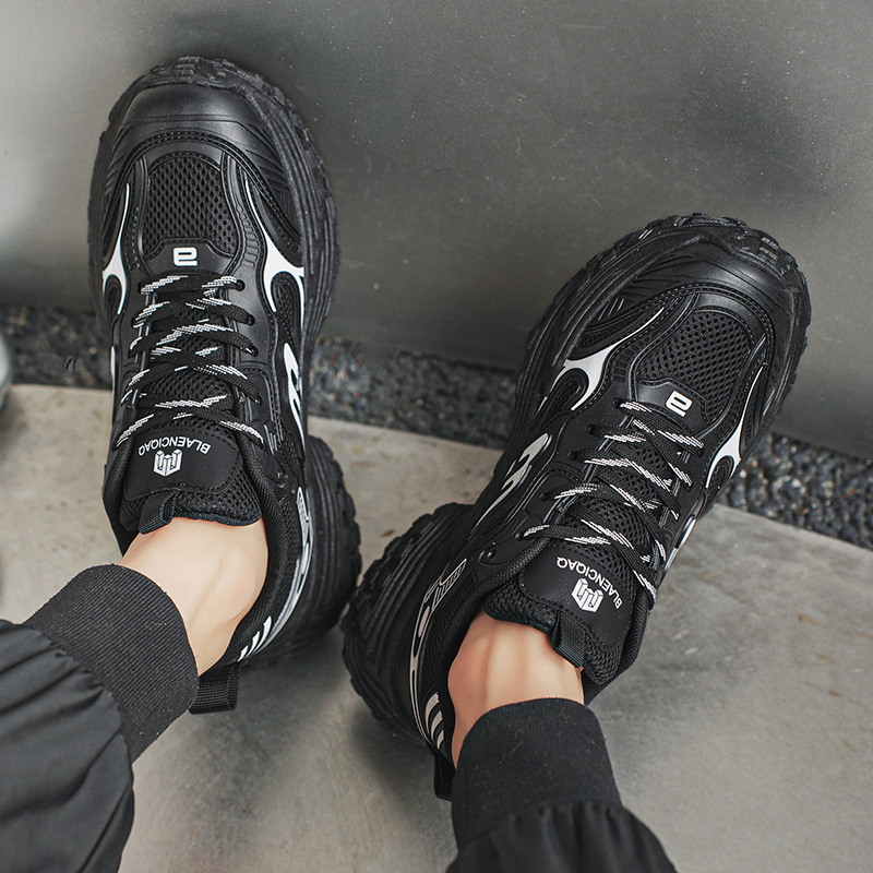 Vyriski chunky kedai su kvėpuojančia tinkline viršutine dalimi, stora pada, žemas viršus, raišteliai, neslidus gumos padas