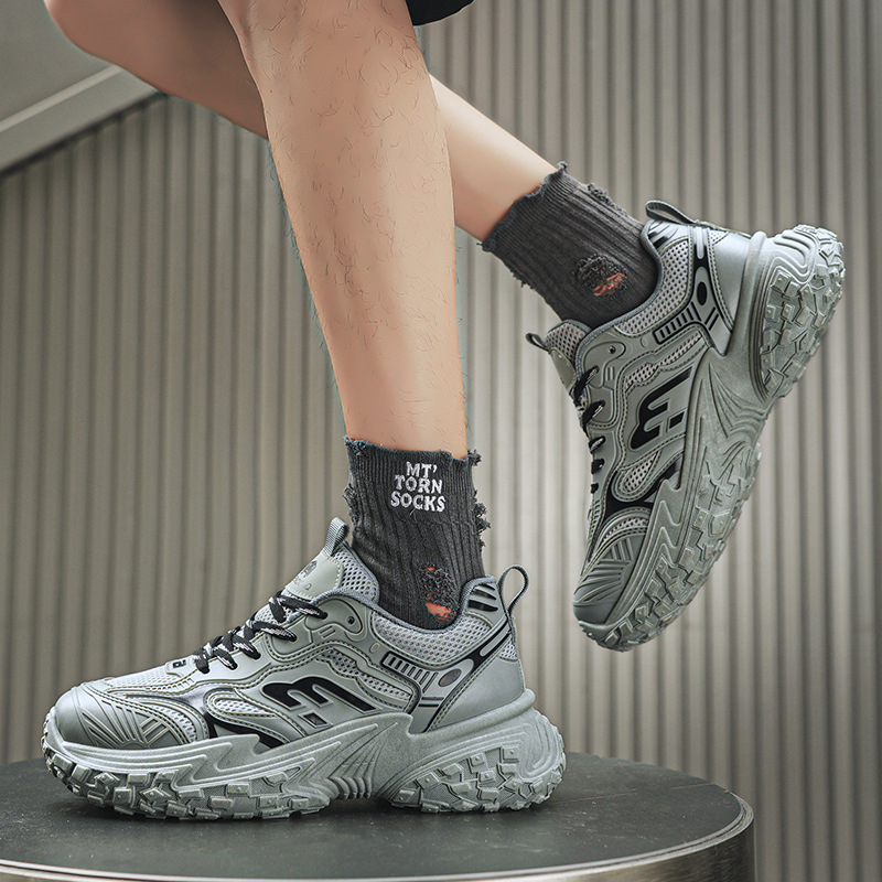 Vyriski chunky kedai su kvėpuojančia tinkline viršutine dalimi, stora pada, žemas viršus, raišteliai, neslidus gumos padas