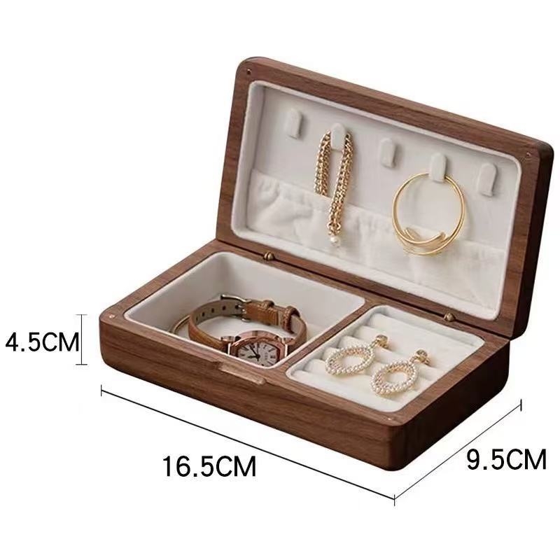 Kutija za nakit od masivnog drveta, s preklopnim poklopcem, podstavljena unutrašnjost, vintage stil