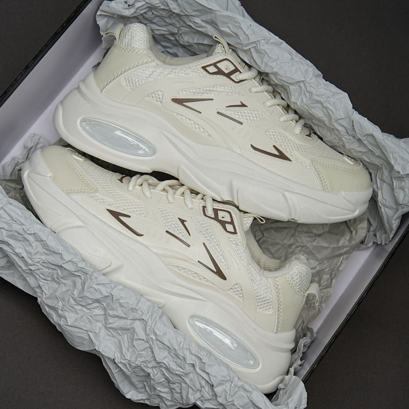 Muške tenisice s mrežastim gornjim dijelom, niski profil, vezanje, plastična potplat, proljeće-ljeto 2025