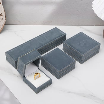 Mežģīņu malu juvelierizstrādājumu kastīšu komplekts ar samta iekšieni, iekļauj gredenu, auskaru, kaklarotas un rokassprādzes kastītes (Materiāls: Sastāvdaļu materiāls; Iepakojums: Iepakojuma kastīte; Piemērošana: Juvelierizstrādājumu iepakojums; Specifikāc