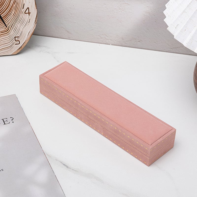 Mežģīņu malu juvelierizstrādājumu kastīšu komplekts ar samta iekšieni, iekļauj gredenu, auskaru, kaklarotas un rokassprādzes kastītes (Materiāls: Sastāvdaļu materiāls; Iepakojums: Iepakojuma kastīte; Piemērošana: Juvelierizstrādājumu iepakojums; Specifikāc