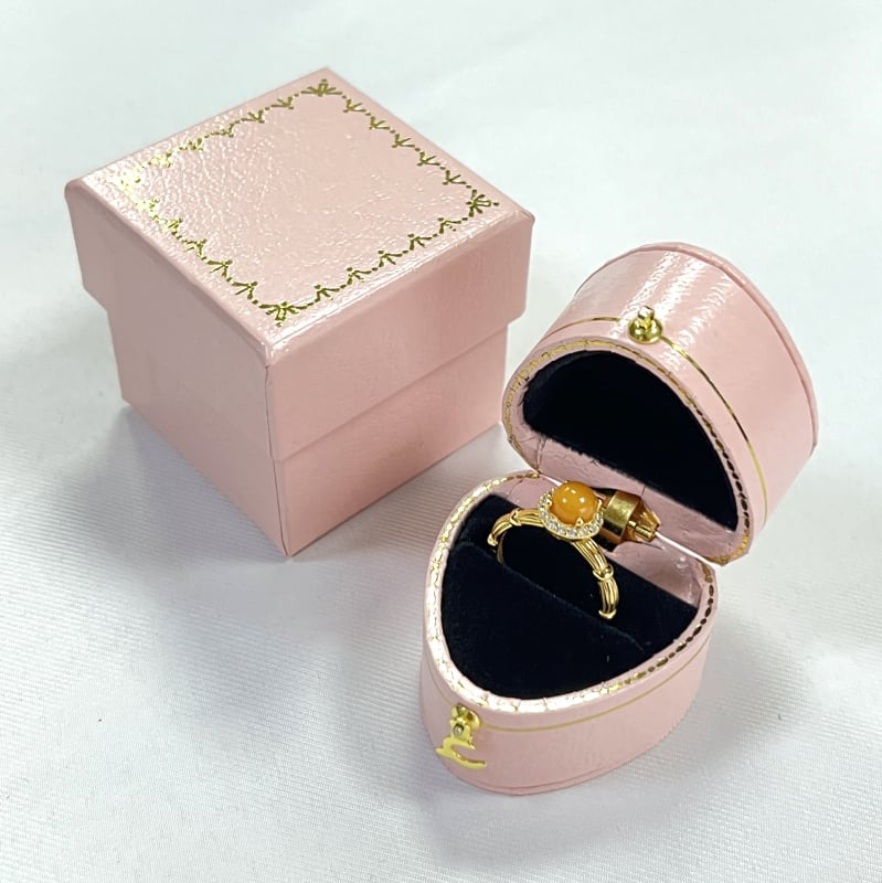 Saderināšanās gredzena kārbiņa, no papīra/kartona, kartona iepakojums, juvelierizstrādājumu iepakojums, specifikācija 1