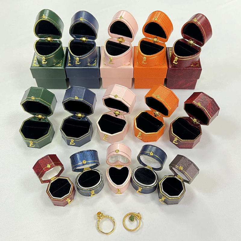 Saderināšanās gredzena kārbiņa, no papīra/kartona, kartona iepakojums, juvelierizstrādājumu iepakojums, specifikācija 1