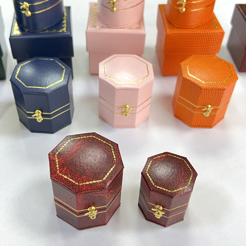 Saderināšanās gredzena kārbiņa, no papīra/kartona, kartona iepakojums, juvelierizstrādājumu iepakojums, specifikācija 1