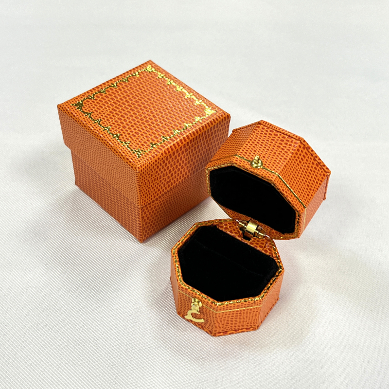 Saderināšanās gredzena kārbiņa, no papīra/kartona, kartona iepakojums, juvelierizstrādājumu iepakojums, specifikācija 1