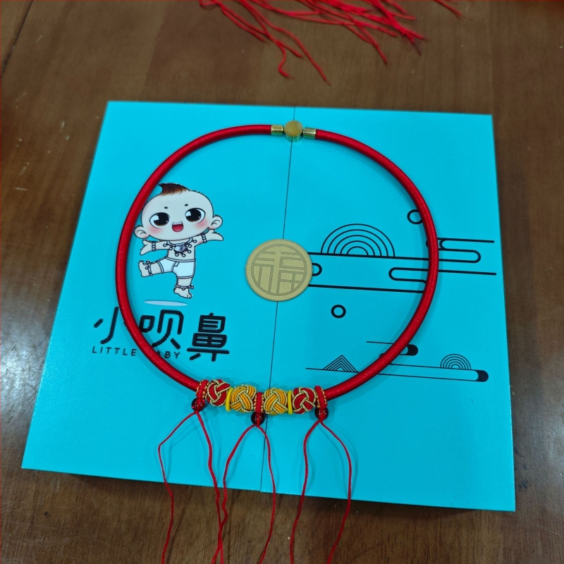 Rokdarbs bērnu kaklarota ar ilggadīgu aizslēgu un auklu, vairāki pakāršanas stili (kods ty5)