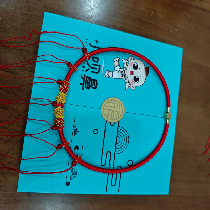 Rokdarbs bērnu kaklarota ar ilggadīgu aizslēgu un auklu, vairāki pakāršanas stili (kods ty5)