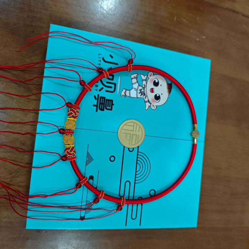 Rokdarbs bērnu kaklarota ar ilggadīgu aizslēgu un auklu, vairāki pakāršanas stili (kods ty5)