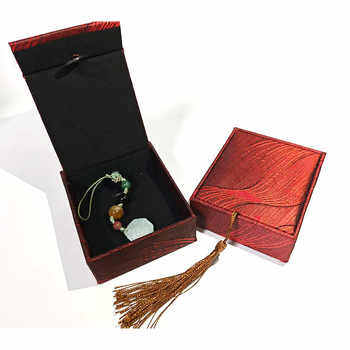 Pendentes kaste - auduma materiāls, juvelierizstrādājumu iepakojuma kastīte, piemērota kaklarotai/pendantam, zīmols Fuxing