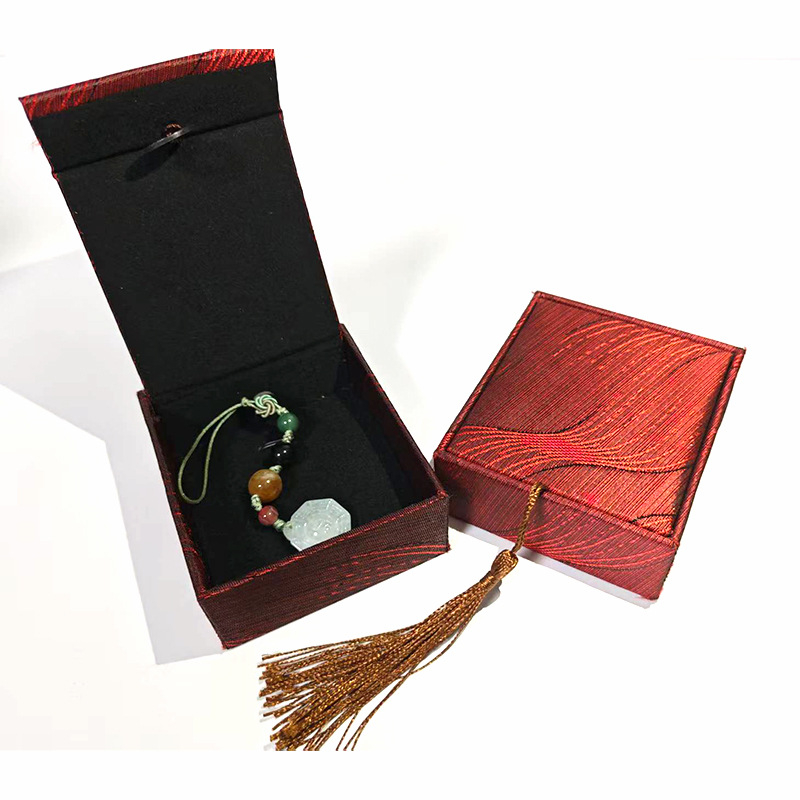 Pendentes kaste - auduma materiāls, juvelierizstrādājumu iepakojuma kastīte, piemērota kaklarotai/pendantam, zīmols Fuxing