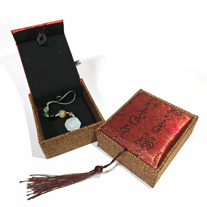 Pendentes kaste - auduma materiāls, juvelierizstrādājumu iepakojuma kastīte, piemērota kaklarotai/pendantam, zīmols Fuxing