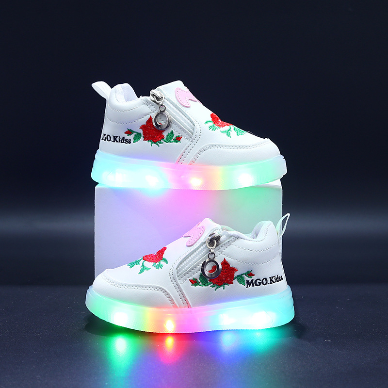 2025 tavasz/ősz Új gyermekcipők, LED világítású cipők, sport- és hétköznapi cipők lányoknak (1-6 éves korig)