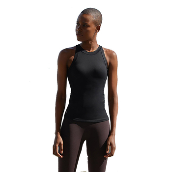 Női gyorsan száradó sport- és jóga ruházat, varratszegény, bőrbarát, szorosan illeszkedő; anyag: Nylon 87% + Lycra 13%; bélés: Lycra/Spandex 13%.