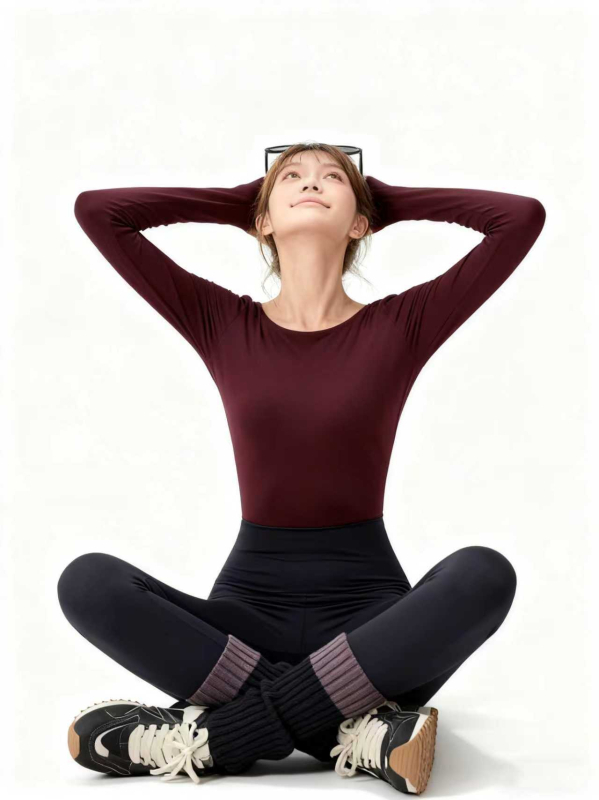 Jola jóga hosszú ujjú felső beépített melltartó párnával – karcsúsított szabású fitness felső, Nylon-Spandex 80/20