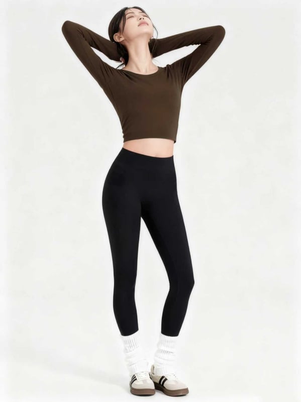 Jola jóga hosszú ujjú felső beépített melltartó párnával – karcsúsított szabású fitness felső, Nylon-Spandex 80/20