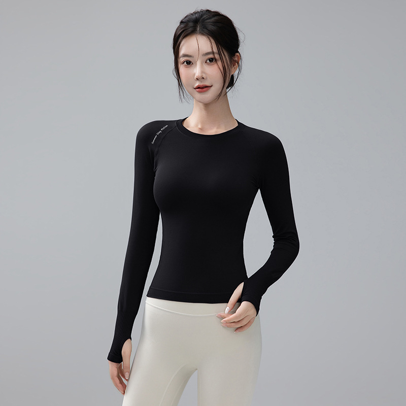 Női slim sport felső hosszú ujjú, légáteresztő és nedvesség-elvezető, Nylon/Spandex anyag (92% Nylon, 8% Spandex), csípőhosszú