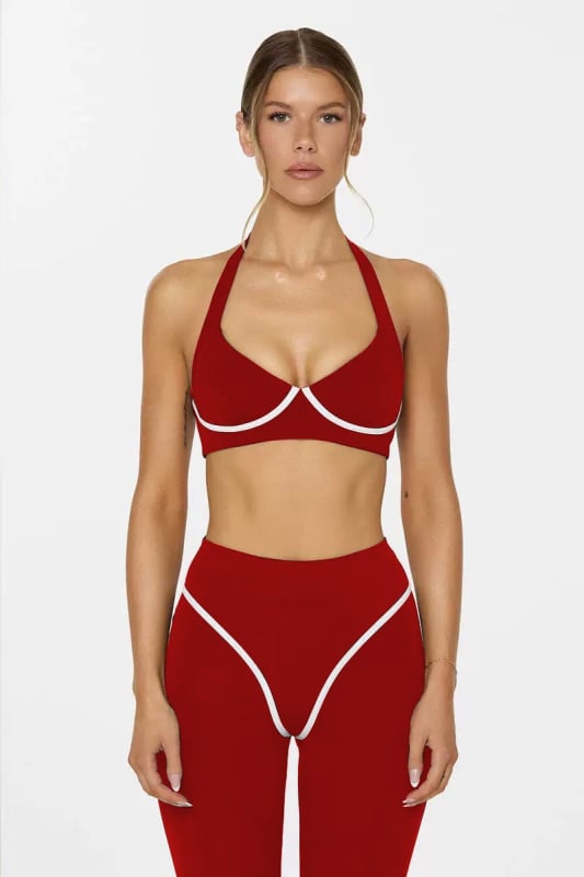 Комплект йога: потник без ръкави с халтер и подплънки за бюст; бързосъхнеща еластична материя; къс панталон за тренировки; състав 75% найлон + 25% спандекс