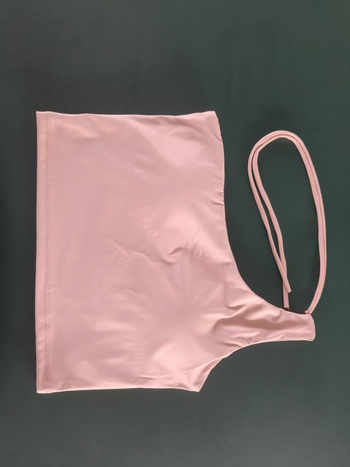 Женски спортен сутиен за йога с подплънки за гърдите и топ с наклонени презрамки