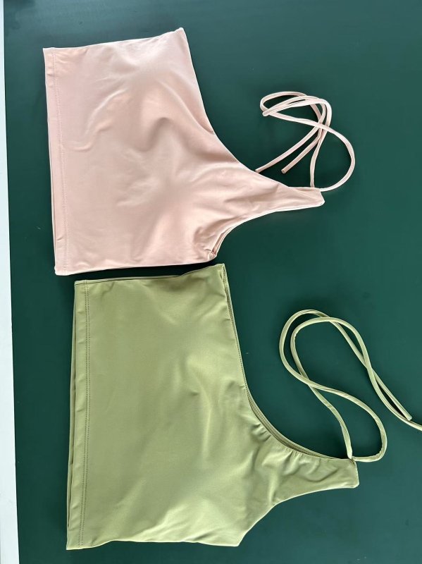 Женски спортен сутиен за йога с подплънки за гърдите и топ с наклонени презрамки