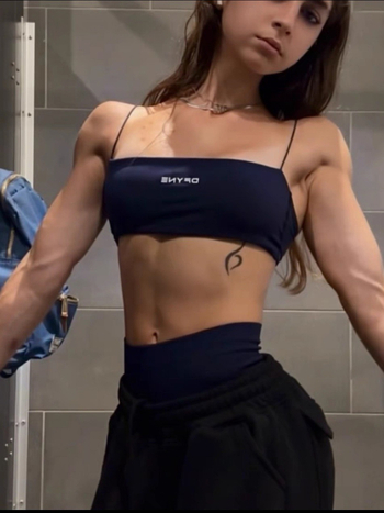 Strappy sportmelltartó edzéshez párnázott – ujj nélküli, 90% nylon + 10% spandex; anyag: spandex; bélés: spandex