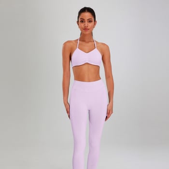 Йога комплект: халтерно горнище с открит гръб, висока талия, безшевни панталони от найлон/спандекс и подплатен спортен сутиен