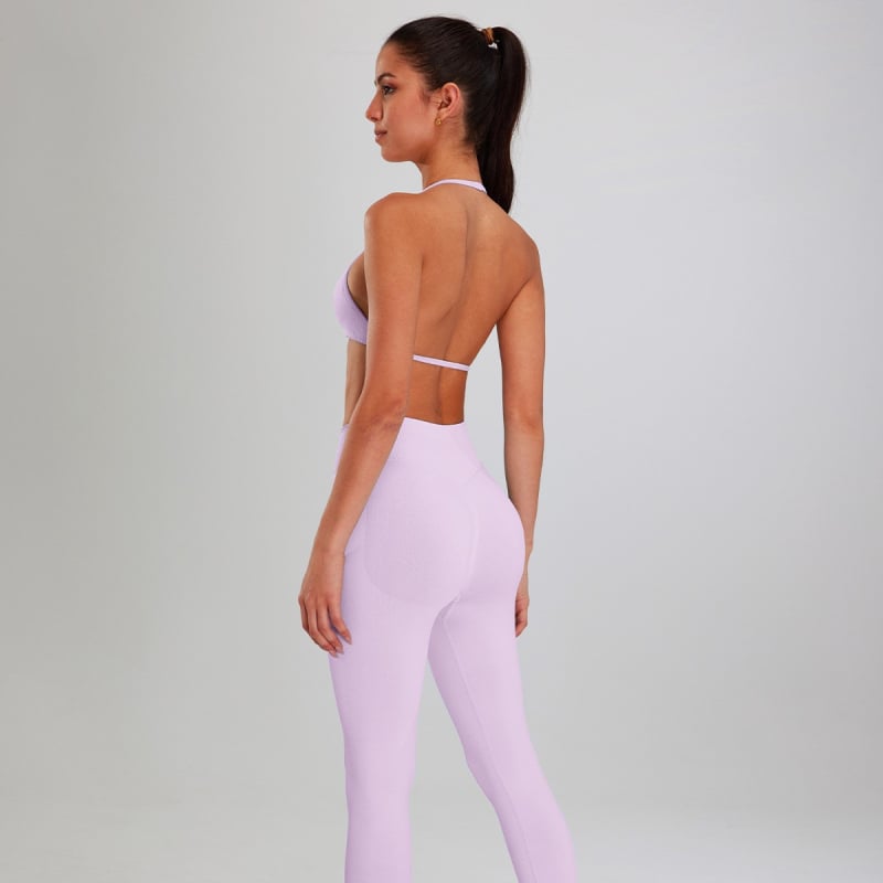 Йога комплект: халтерно горнище с открит гръб, висока талия, безшевни панталони от найлон/спандекс и подплатен спортен сутиен