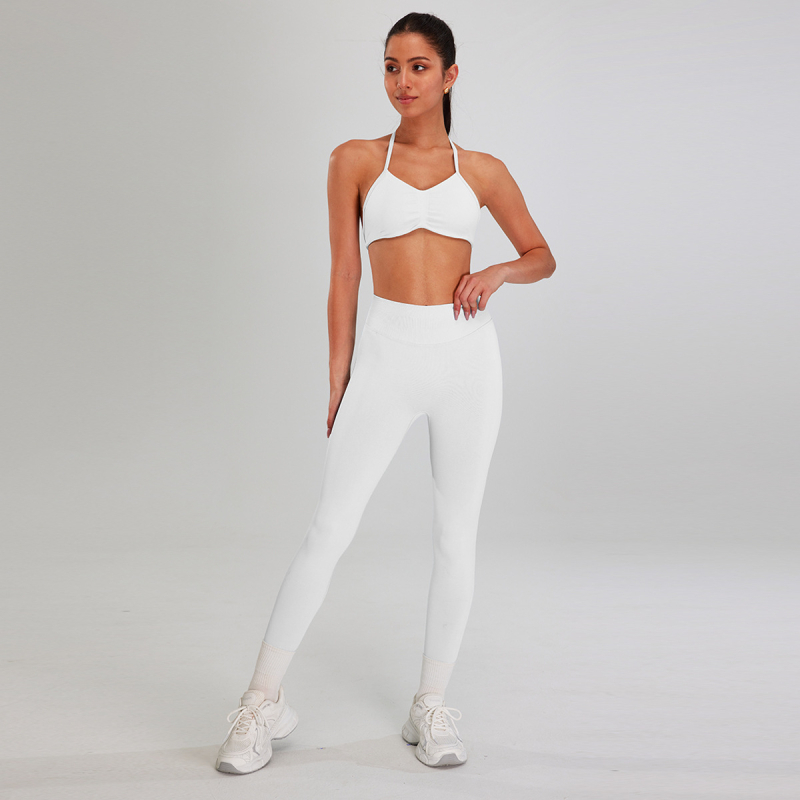 Йога комплект: халтерно горнище с открит гръб, висока талия, безшевни панталони от найлон/спандекс и подплатен спортен сутиен