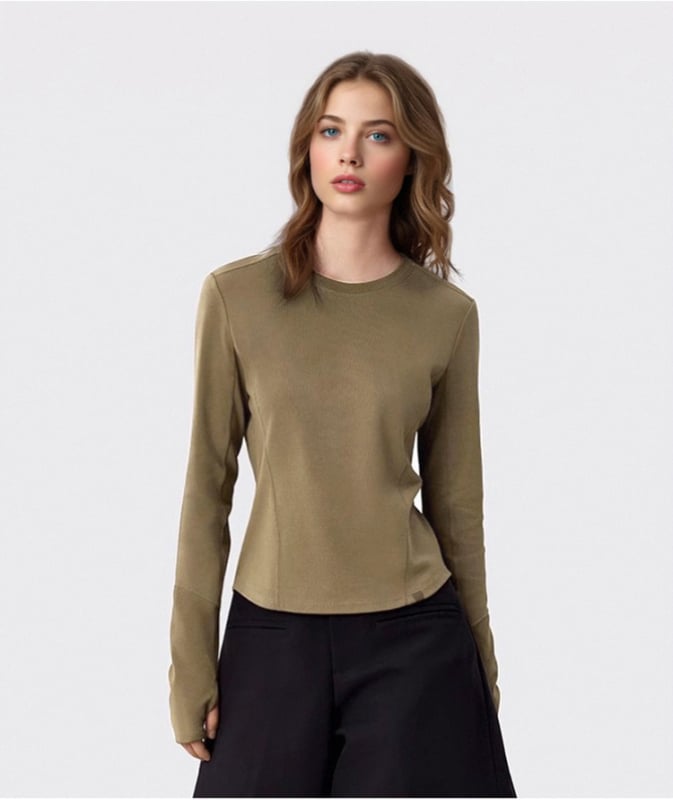 Naistele pikkade varrukatega sportlik topp rinnalappidega Pilates, jooga ja jooksmiseks — peamine kangas Nylon-Spandex koos Lycra voodriga (81% Nylon, 19% Spandex), talvise 2024 hooaeg