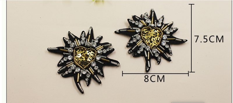 Μπάλωμα με χάντρες σε σχήμα καρδιάς, μπάλωμα με χάντρες σε σχήμα καρδιάς, κεντημένη διακόσμηση σε σχήμα καρδιάς, αξεσουάρ, κεντημένες χάντρες, ραμμένες στο χέρι.