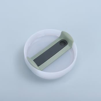 Ένα καπάκι ποτηριού αυτοκινήτου δεύτερης γενιάς 40 ουγγιών (122 g) ειδικά διατιθέμενο για εξαγωγή. Διαθέτει σχεδιασμό που συγκρατεί το κρύο, είναι αεροστεγές και μονωμένο σε κενό αέρος.