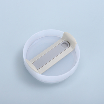 Ένα καπάκι ποτηριού αυτοκινήτου δεύτερης γενιάς 40 ουγγιών (122 g) ειδικά διατιθέμενο για εξαγωγή. Διαθέτει σχεδιασμό που συγκρατεί το κρύο, είναι αεροστεγές και μονωμένο σε κενό αέρος.