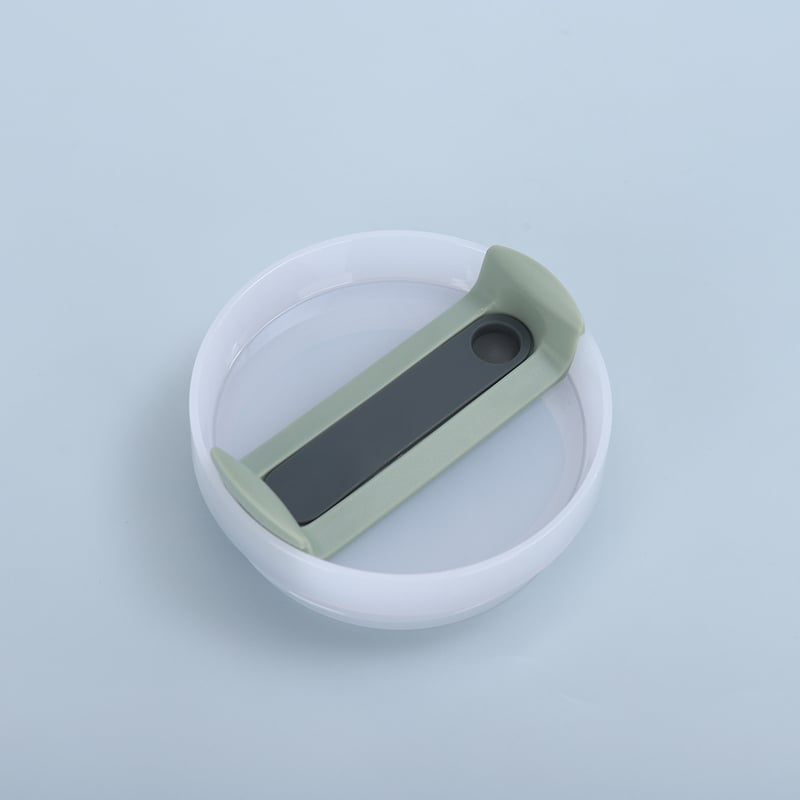 Ένα καπάκι ποτηριού αυτοκινήτου δεύτερης γενιάς 40 ουγγιών (122 g) ειδικά διατιθέμενο για εξαγωγή. Διαθέτει σχεδιασμό που συγκρατεί το κρύο, είναι αεροστεγές και μονωμένο σε κενό αέρος.