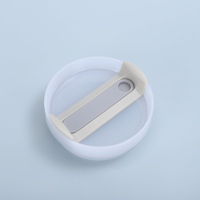 Ένα καπάκι ποτηριού αυτοκινήτου δεύτερης γενιάς 40 ουγγιών (122 g) ειδικά διατιθέμενο για εξαγωγή. Διαθέτει σχεδιασμό που συγκρατεί το κρύο, είναι αεροστεγές και μονωμένο σε κενό αέρος.