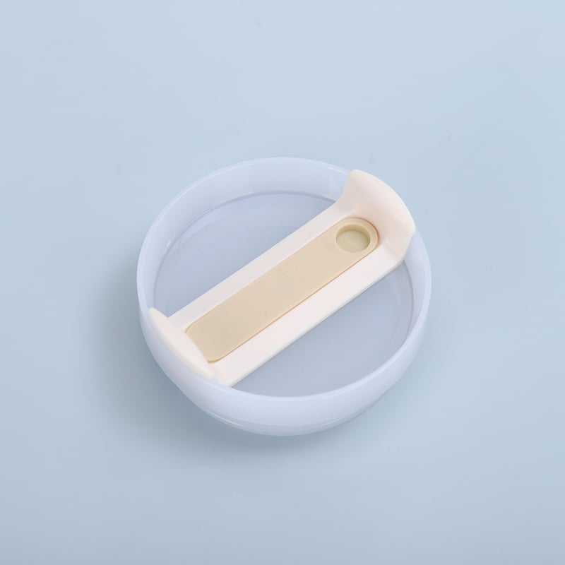 Ένα καπάκι ποτηριού αυτοκινήτου δεύτερης γενιάς 40 ουγγιών (122 g) ειδικά διατιθέμενο για εξαγωγή. Διαθέτει σχεδιασμό που συγκρατεί το κρύο, είναι αεροστεγές και μονωμένο σε κενό αέρος.