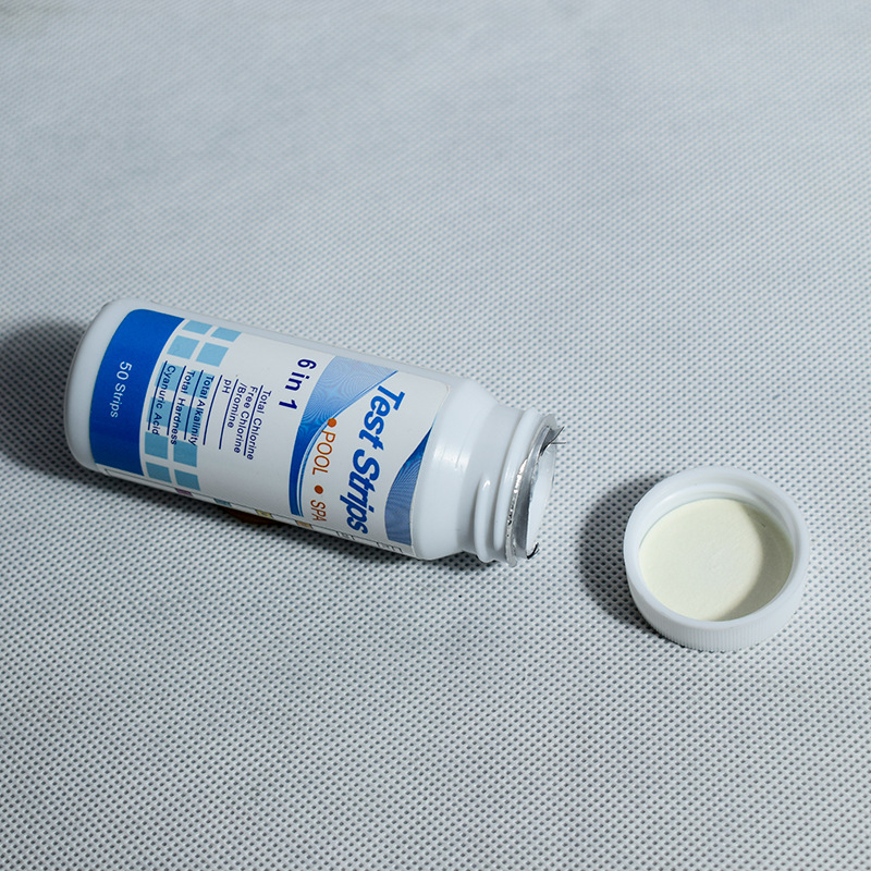 KT-W-6 hordozható vízminőség-elemző — tesztek: teljes keménység, szín, zavarosság és sóoldat-tartalom; mérési tartomány 0–1000; pontosság 1.