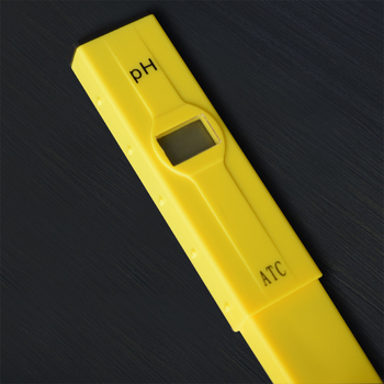 Преносим pH метър PH-2011 с живакова сонда, обхват 0–14 pH, точност 0.01 pH