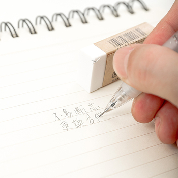 Muji механичен молив, 0,5 мм графитова сърцевина, 2B/HB, прозрачно тяло, пластмасов корпус, ергономичен дизайн за намаляване на умората