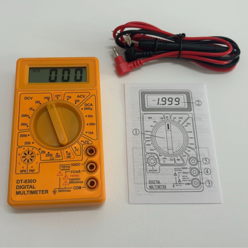 Digitális multiméter 830D, kézi, DC/AC feszültség mérés, kontinuitás és dióda vizsgálat, 1999-es kijelző, 9V elem, tartozék: mérővezetékek és használati útmutató