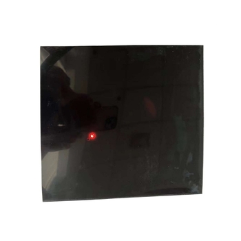 Инфрачервен филтър панел за оборудване, изработен от акрилна плоча и поликарбонат; блокира видима светлина и пропуска инфрачервено.